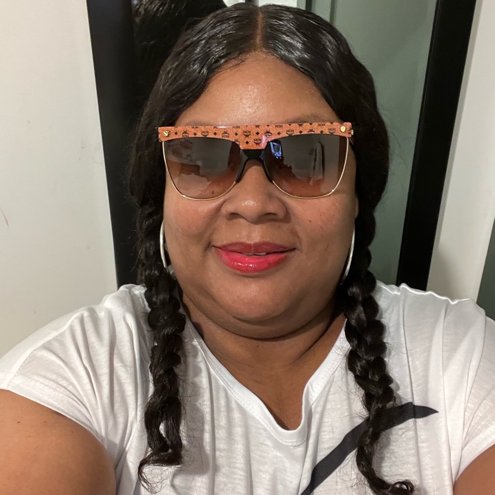 Meet your Posher, Tanya
